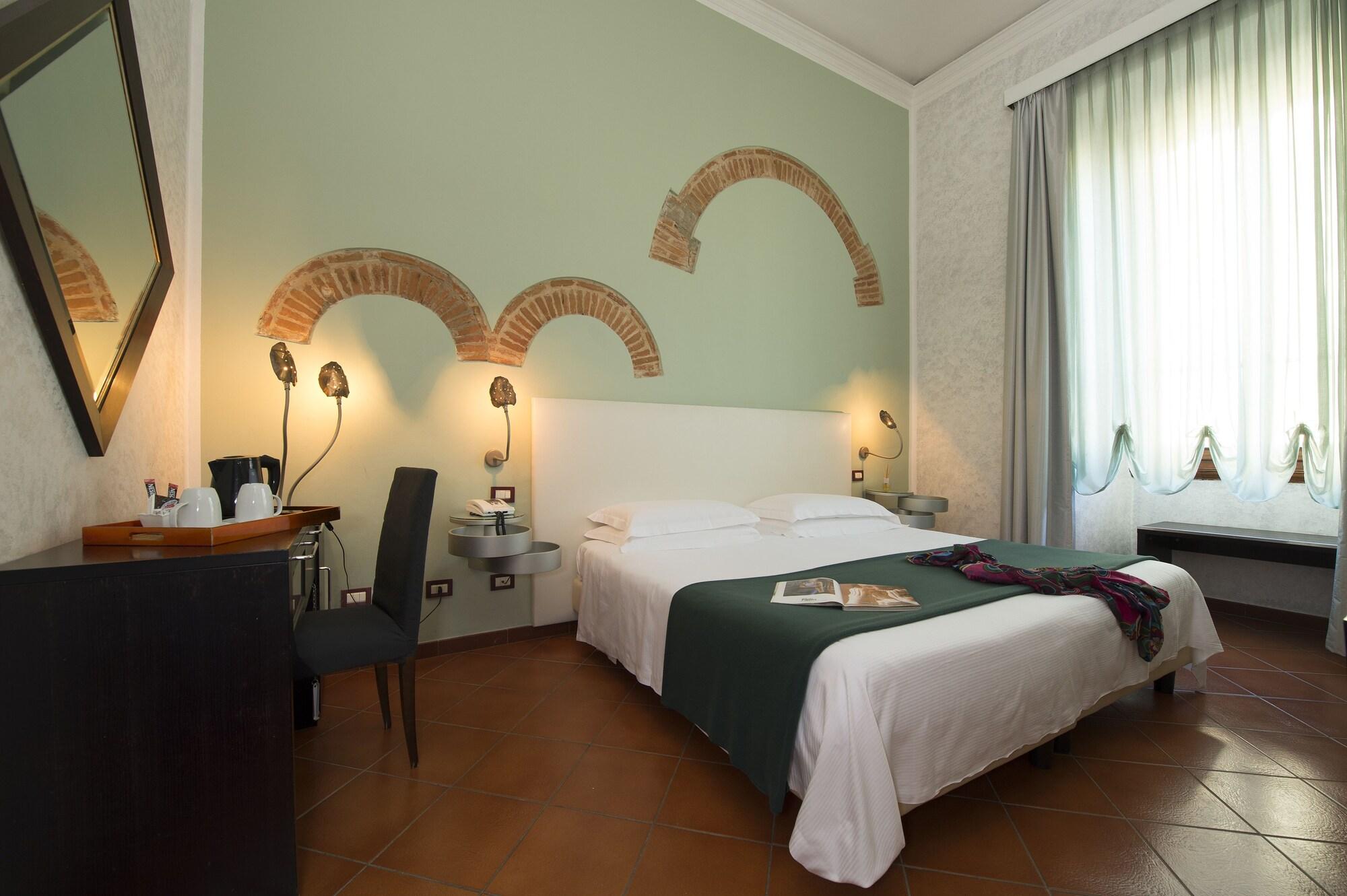Hotel De La Pace