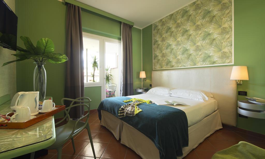 De La Pace Hotel